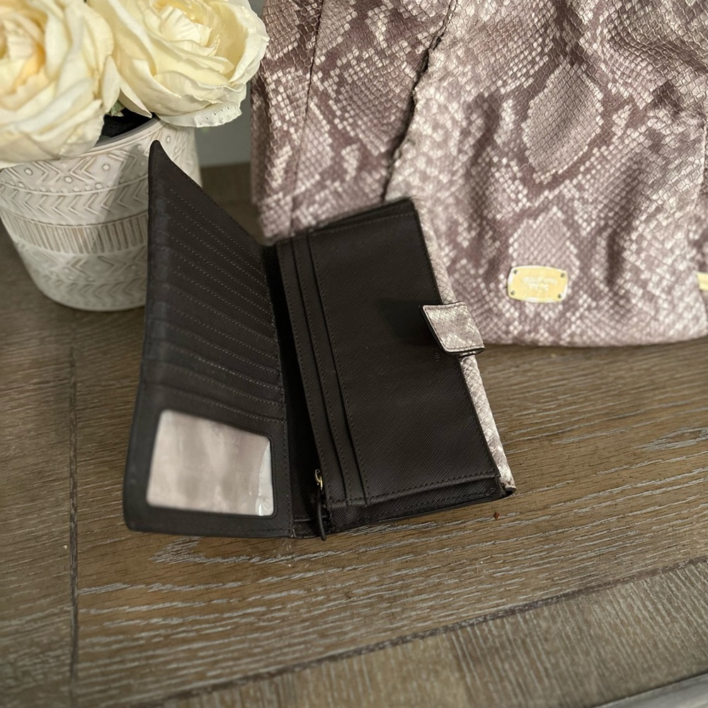 Michael Kors purse and wallet - Picture 7 of 7